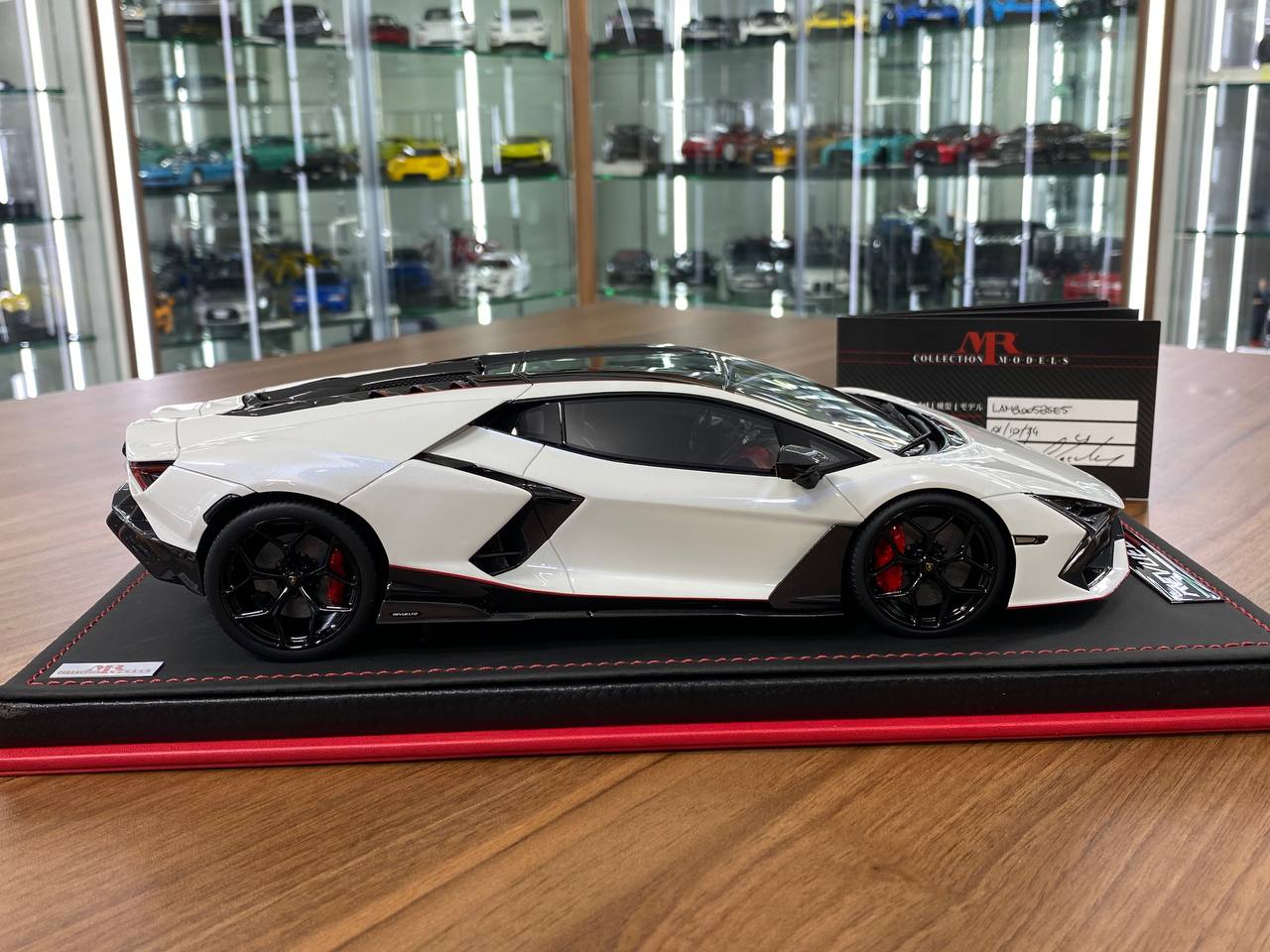 1/18 Resin Model – MR Collection Lamborghini REVUELTO Bianco Siderale with Red Accents