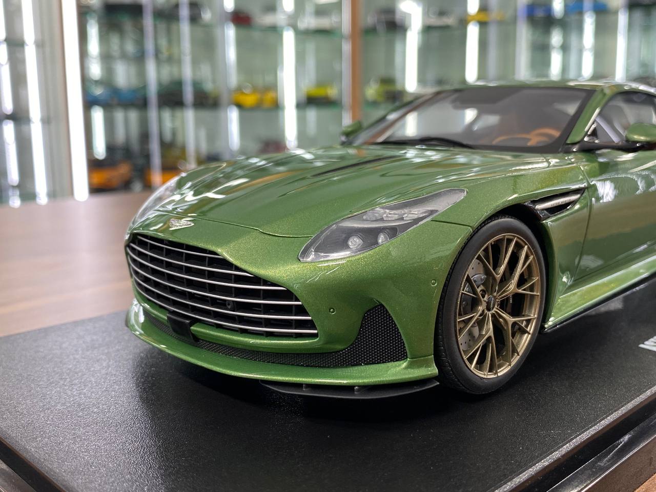 1/18 Resin Model GT Spirit Aston Martin DB12 - Green Limited Edition