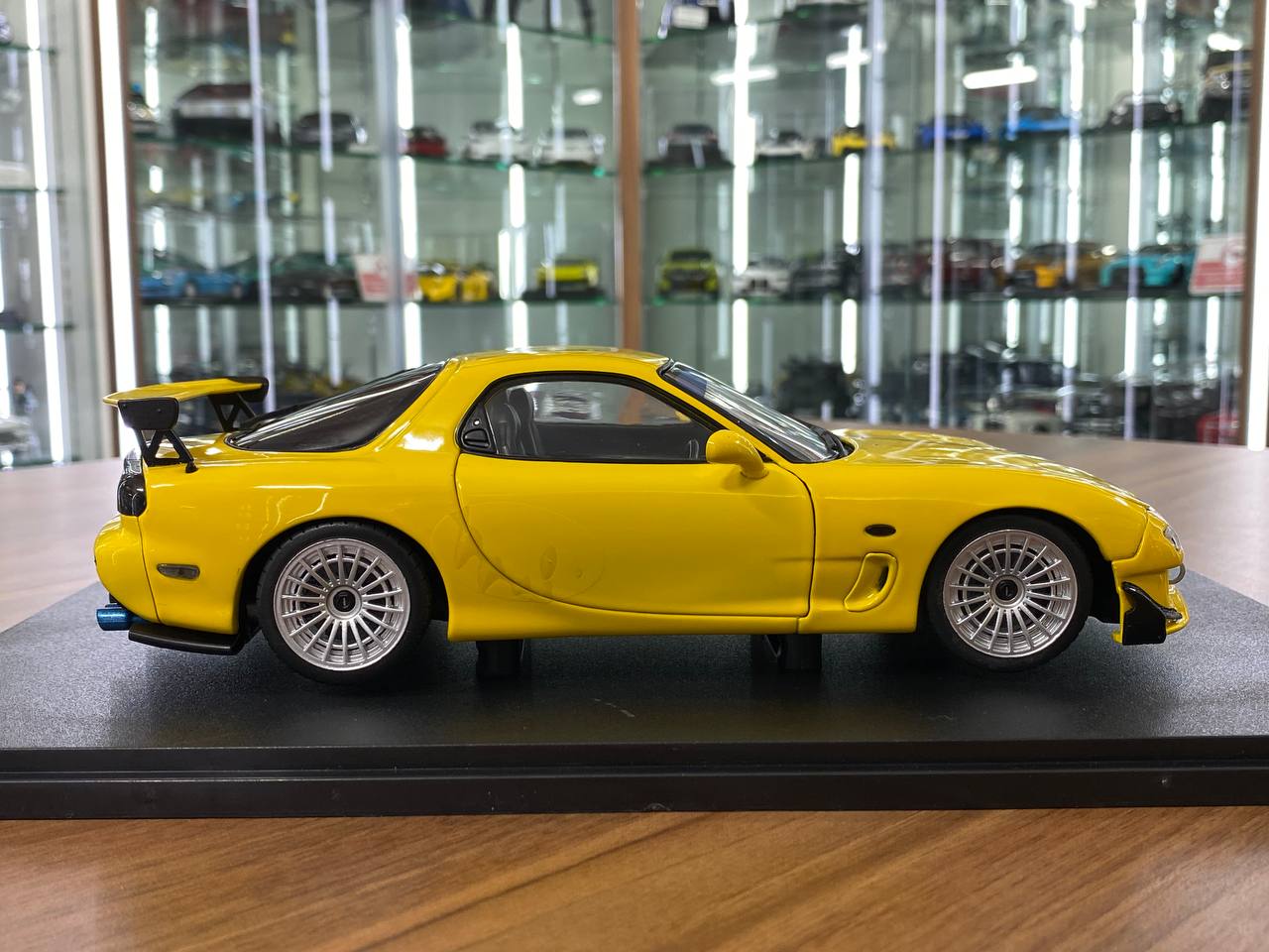 1/18 Diecast Doors opening Solido Mazda RX7 FD RS Streetfighters 1994 Yellow