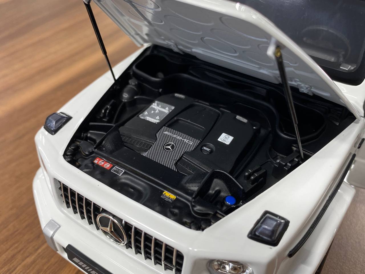 1/18 Mercedes-Benz AMG G-63 2018 Minichamps model car