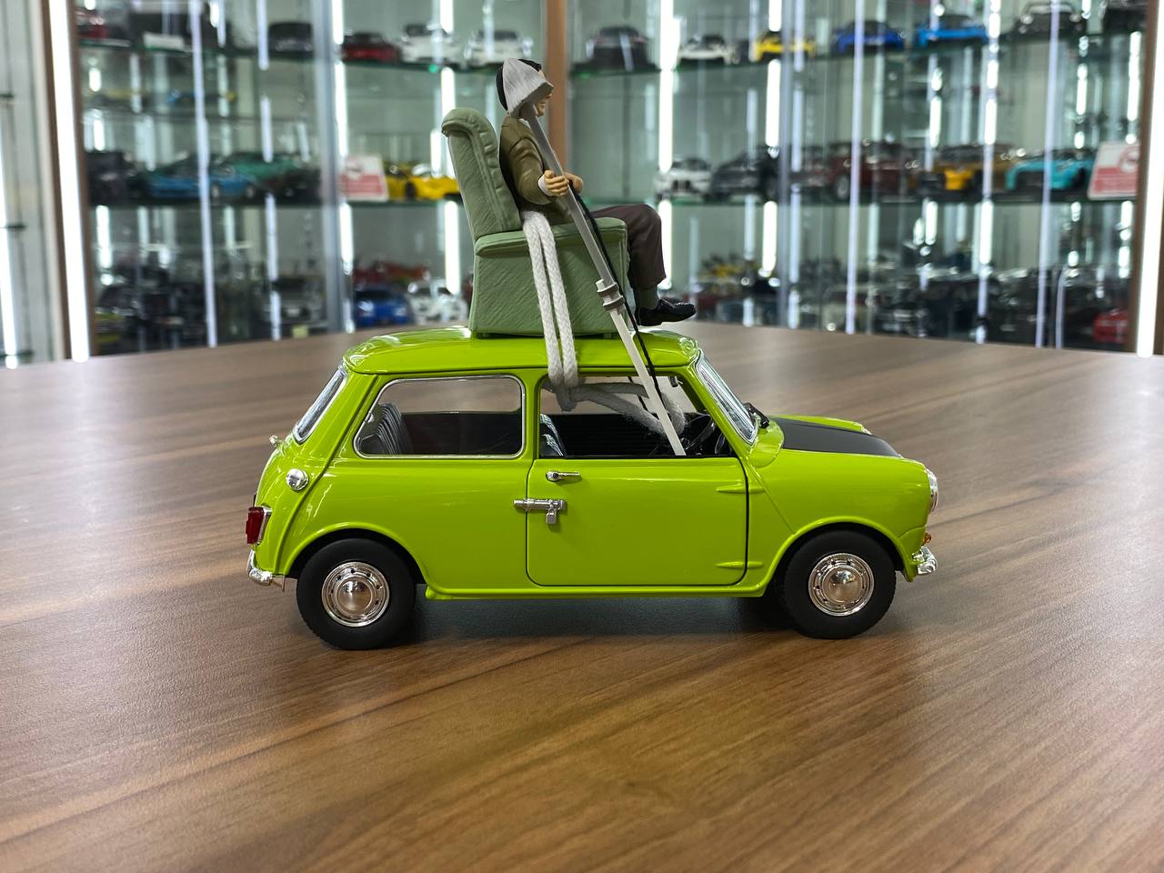 1/18 Diecast TINY Mini Cooper – Mr. Bean Edition (Green with Black Hood) | Doors Opening