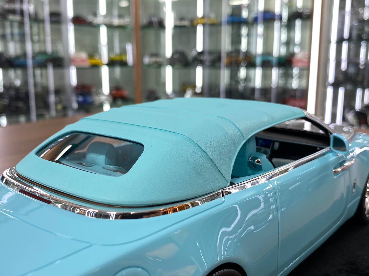 1/18 Resin Model – Rolls Royce Dawn | H&H |Tiffany