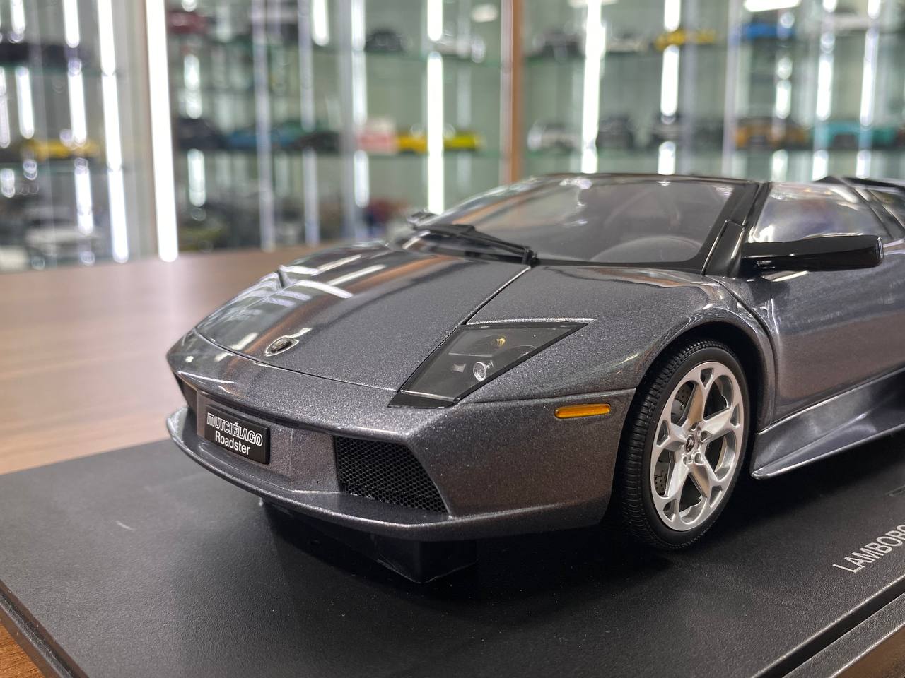 1/18 Diecast Metal Model – Lamborghini Murciélago Roadster | AUTOart | Full Opening