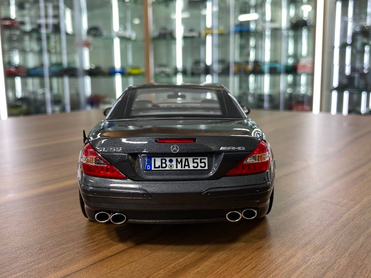 1/18 Diecast Metal Model – Mercedes-Benz SL 55 AMG R230 (2000–2006) | Norev Dealer Edition | Full Opening | Obsidian Black (Grey)