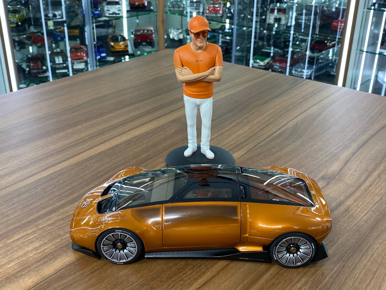 1/12 Diecast Model – Mercedes-Benz Vision One-Eleven | NZG Modelle GmbH Dealer Edition | Golden Wagener | Limited 1111 pcs | Full Opening