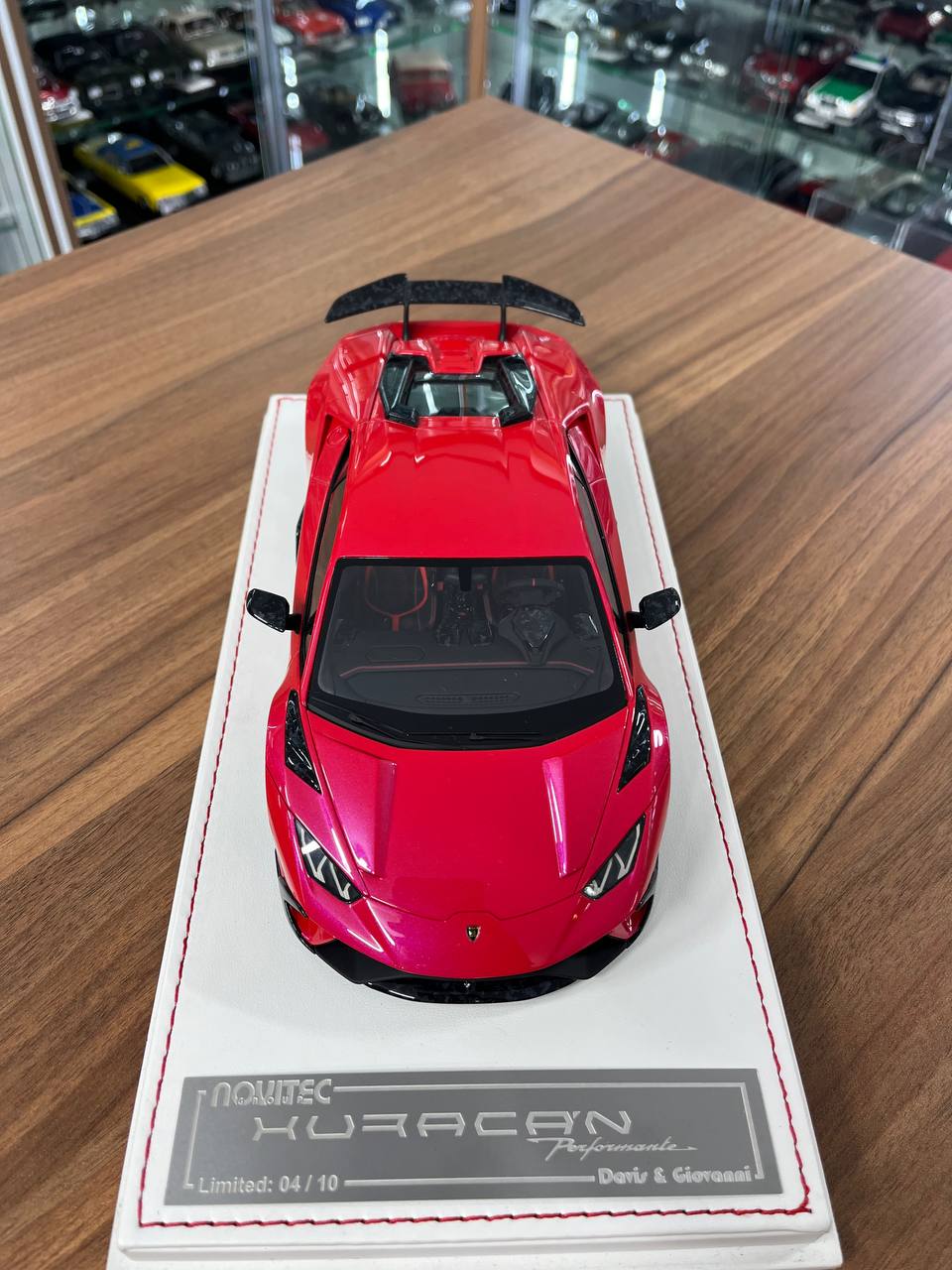 ★ 1/18 Davis & Giovanni Lamborghini Huracan Performante – Red Metallic