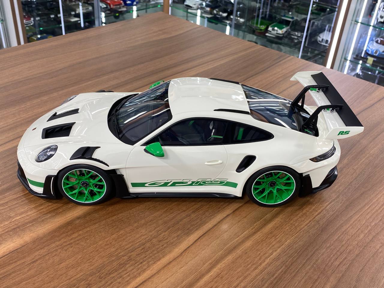 ★ 1/12 GT Spirit Porsche 911 (992) GT3 RS | Off White | Limited Edition 300 pcs