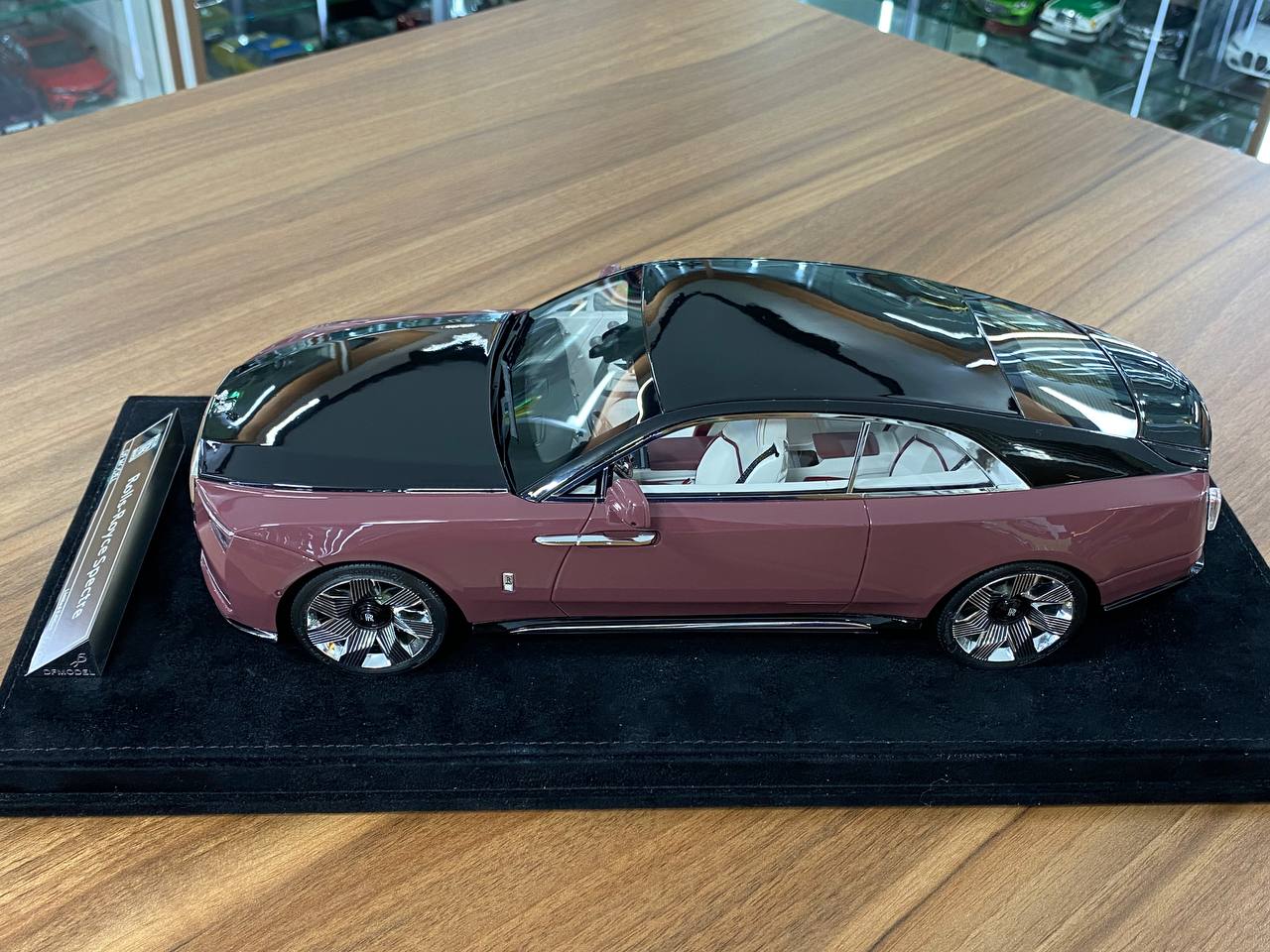 1:18 DF Models Rolls Royce Spectre Morganite Pink/Black | Limited Edition