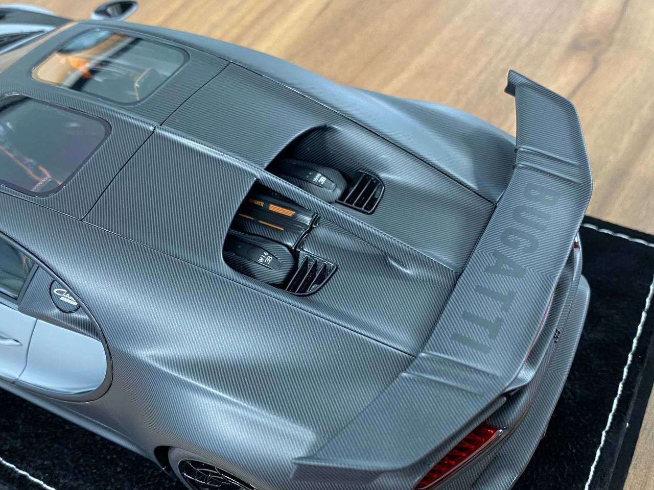 1:18 H&H Bugatti Chiron Pur Sport Grand Prix Jet Grey | Limited 30 pcs