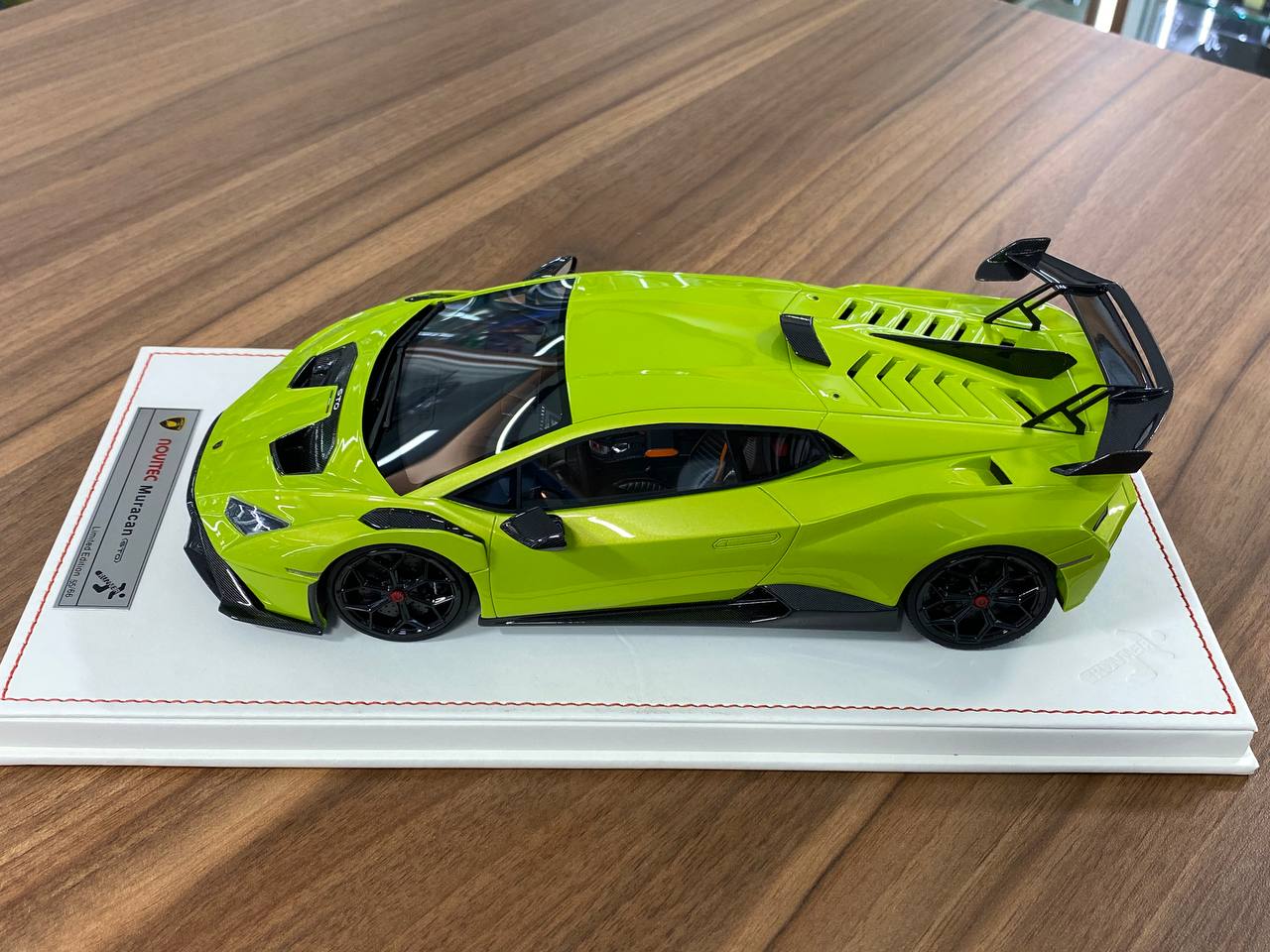 ★ 1/18 Runner Lamborghini Huracan STO Novitec – Green – Limited Edition (66 pcs)