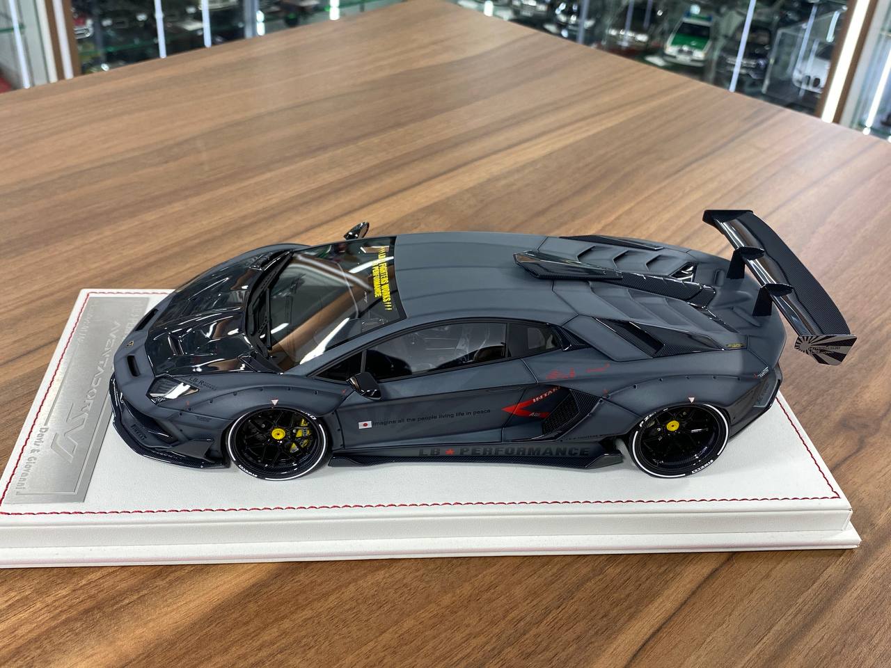 1/18 Resin Model Lamborghini Aventador SVJ – Zero Fighter Edition | Davis & Giovanni