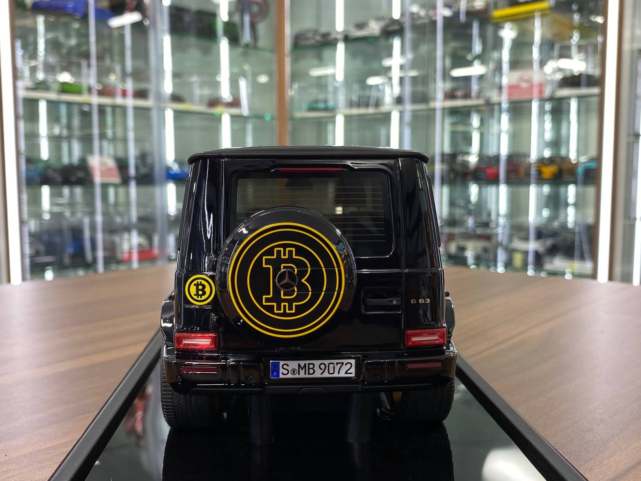 1/18 Bitcoin Mercedes-Benz AMG G-63 Black Model car by MotorHelix