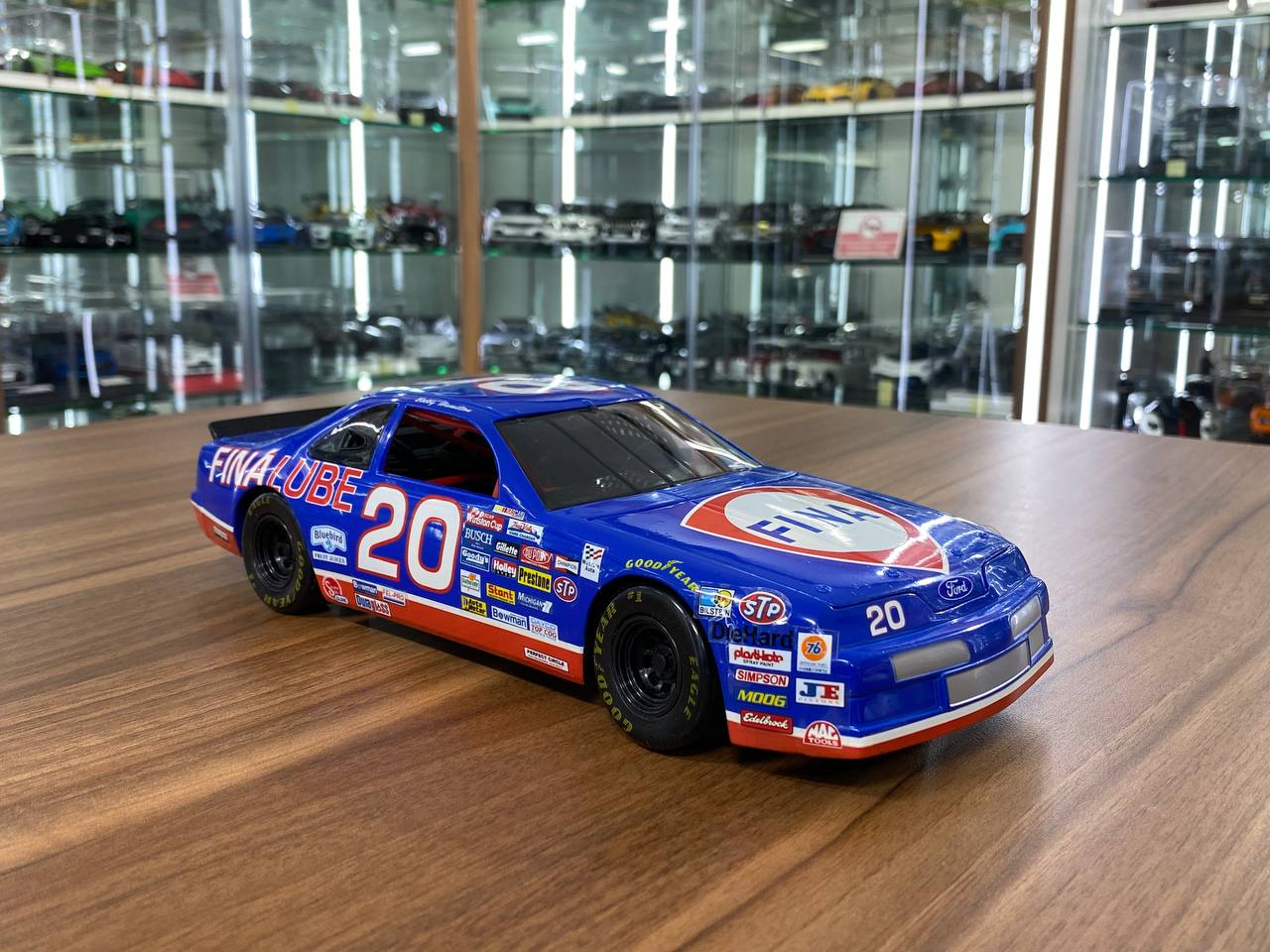 1/18 Diecast Ford Thunderbird Blue Ertl Collectibles Scale Model Car