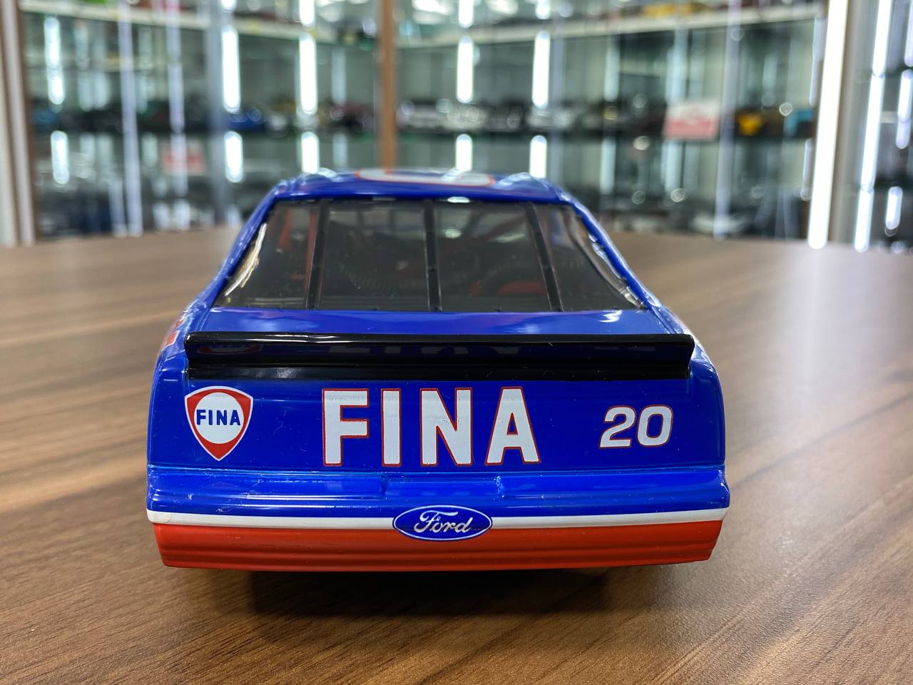 1/18 Diecast Ford Thunderbird Blue Ertl Collectibles Scale Model Car