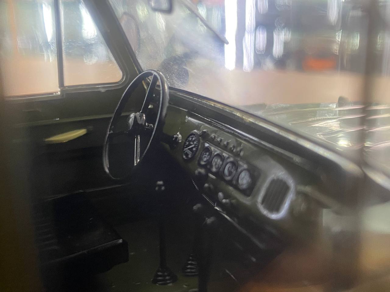 1/18 Resin UAZ-469 MCG Green Model Car
