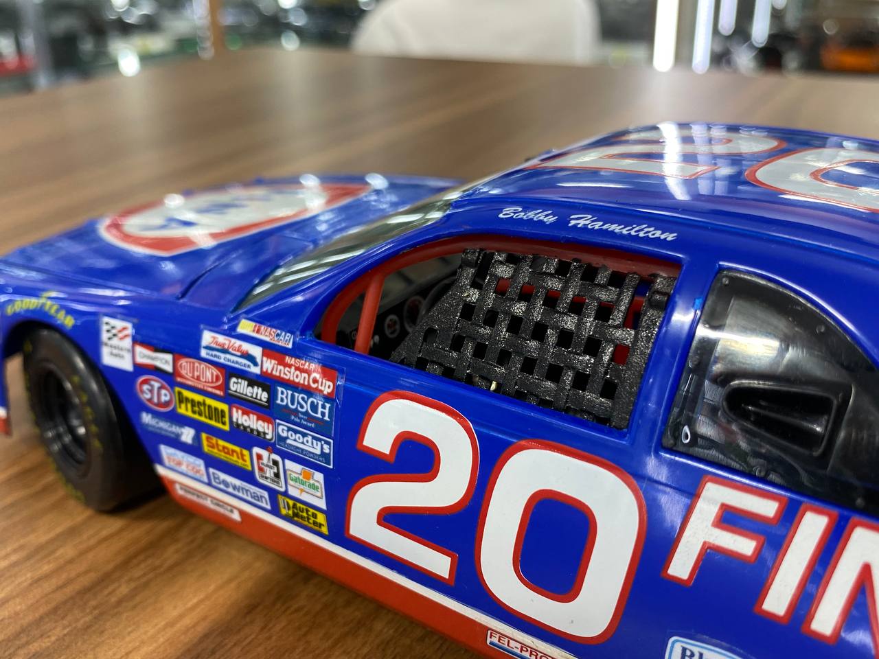 1/18 Diecast Ford Thunderbird Blue Ertl Collectibles Scale Model Car