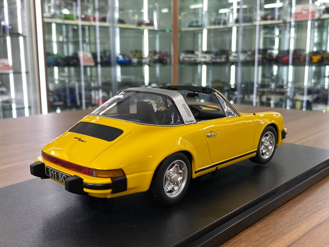 1/18 Porsche 911 SC Targa 1978 Yellow - KK Models