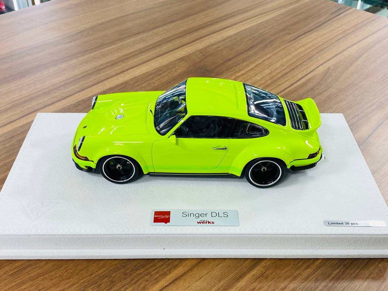 1/18 Resin Porsche 911 Singer DLS Green Limited 30 Pcs by Make Up