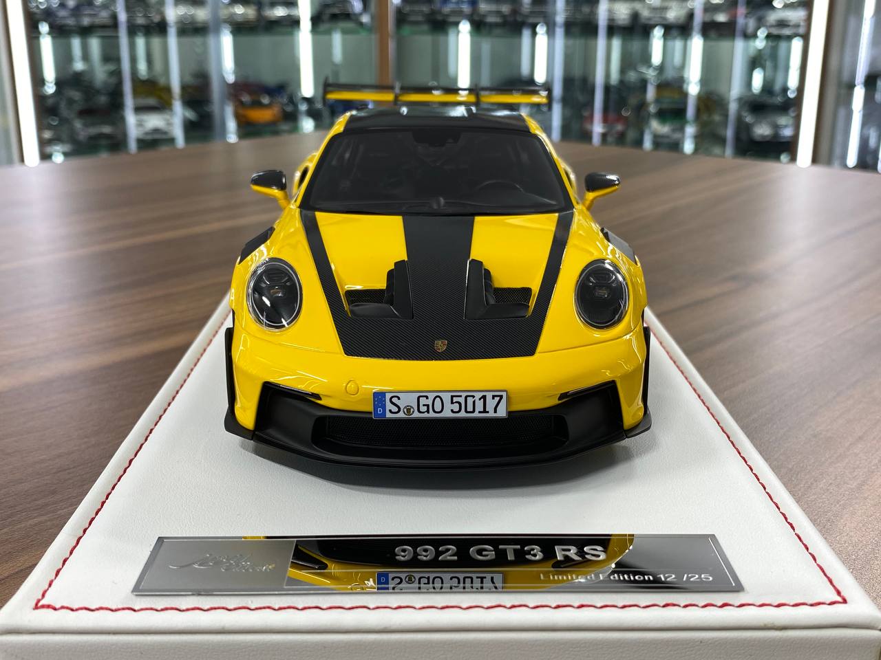 Ivy Model 1/18 Porsche 911 992 GT3 RS Weissach – Racing Yellow with Gold Wheels, Limited to 25 Pcs.