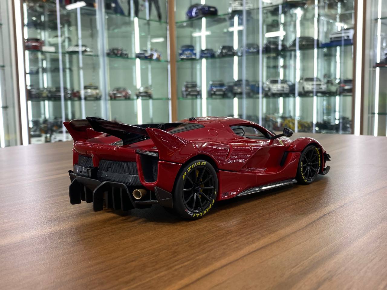 1/18 Metal Diecast Full opening Bburago Ferrari FXX-K EVO Red