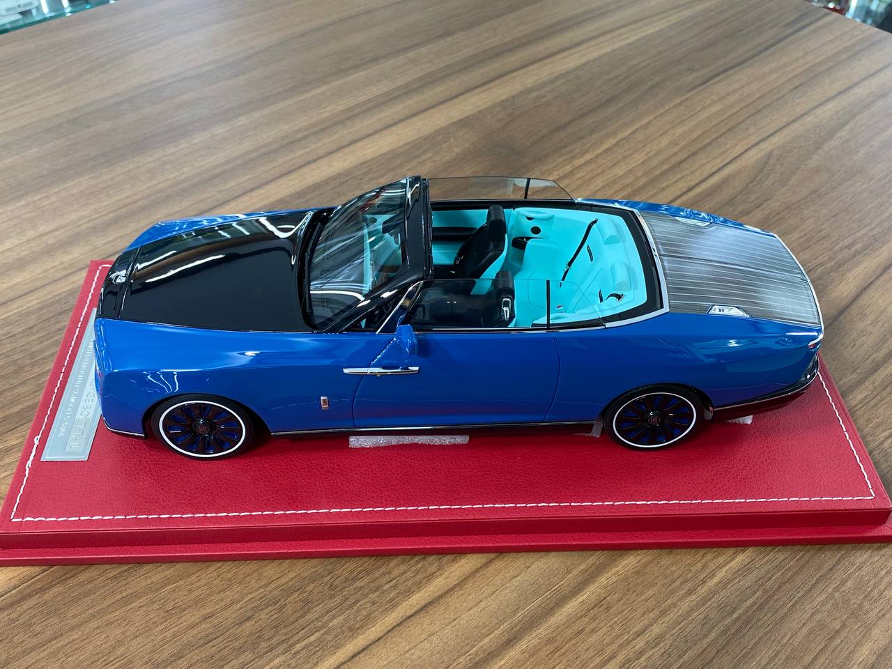 1/18 Resin – SC Models Rolls Royce Boat Tail Blue / Black Limited- 66 pcs