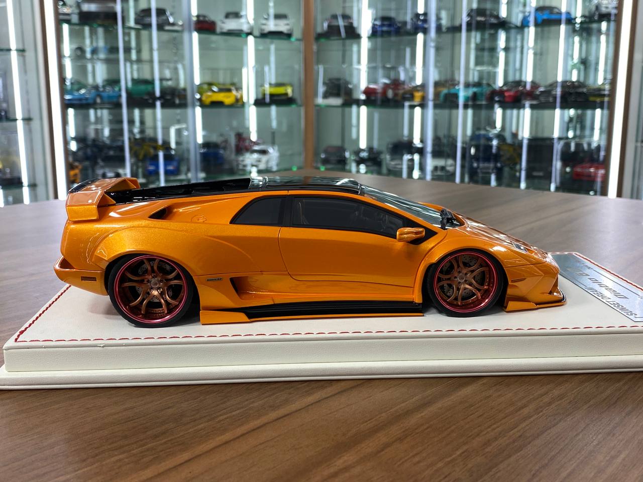 1/18 Resin – Davis & Giovanni Lamborghini DIABLO 6.0 Arancio Atlas Limited- 30 pcs