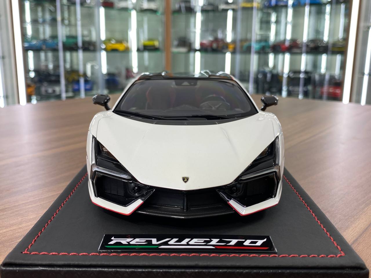 1/18 Resin Model – MR Collection Lamborghini REVUELTO Bianco Siderale with Red Accents