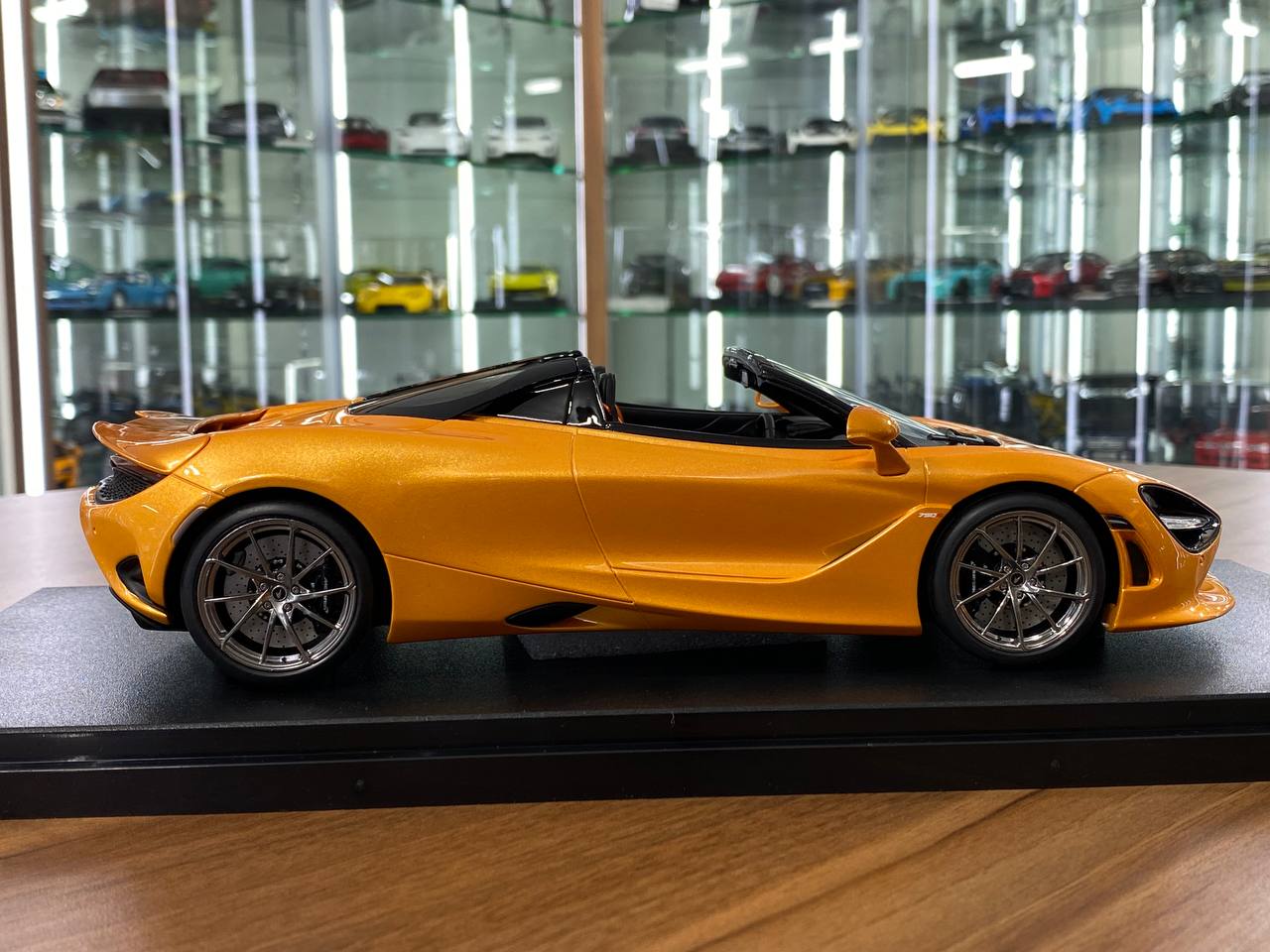 1/18 Resin Model – GT Spirit McLaren 750S Spider Orange Limited Edition