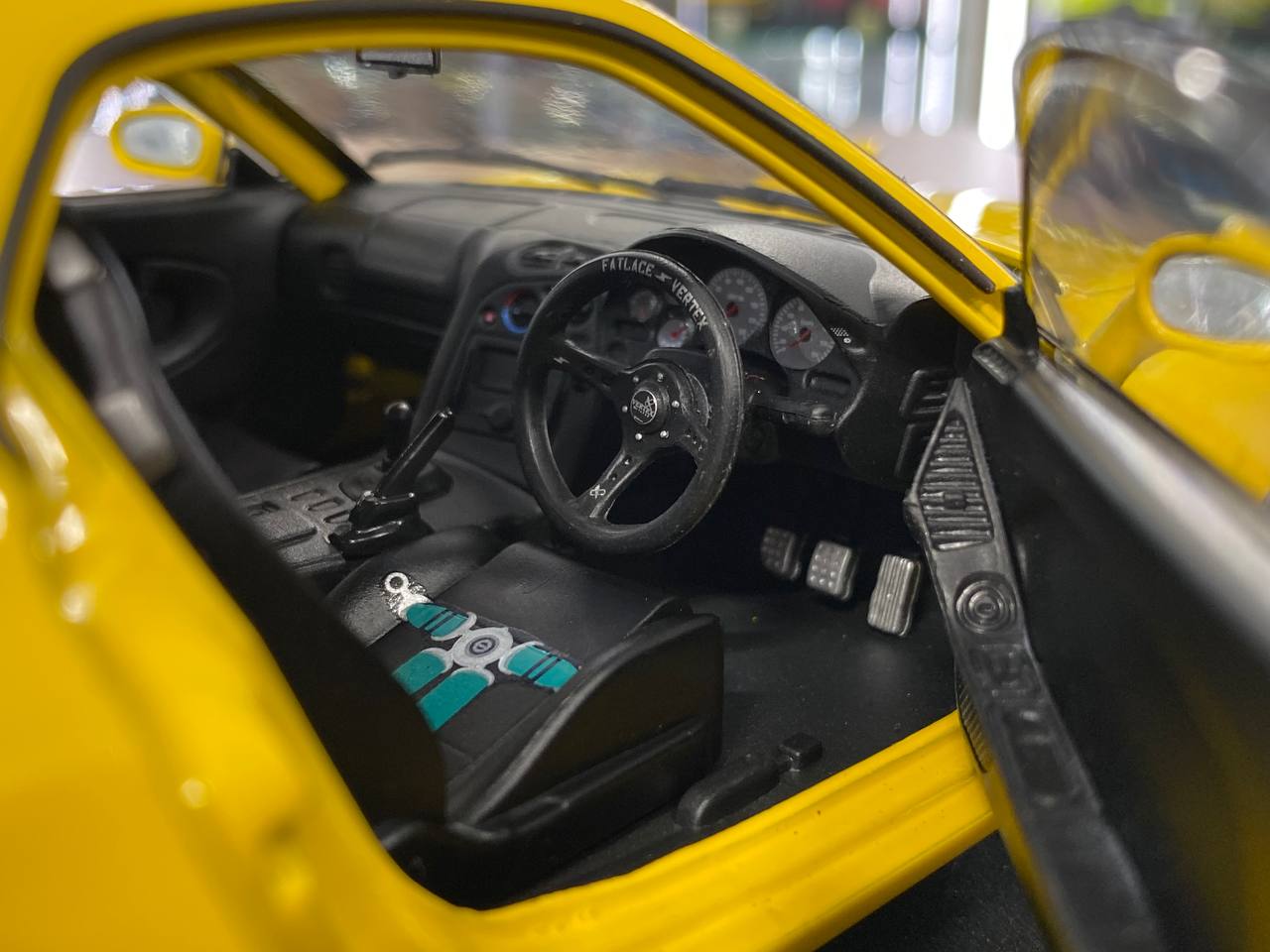 1/18 Diecast Doors opening Solido Mazda RX7 FD RS Streetfighters 1994 Yellow