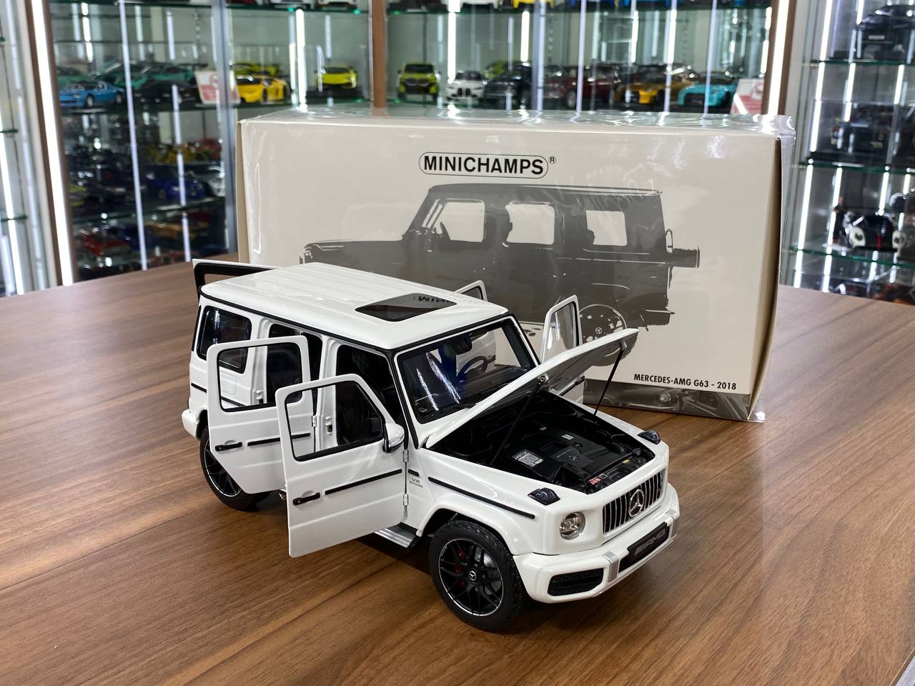 1/18 Mercedes-Benz AMG G-63 2018 Minichamps model car
