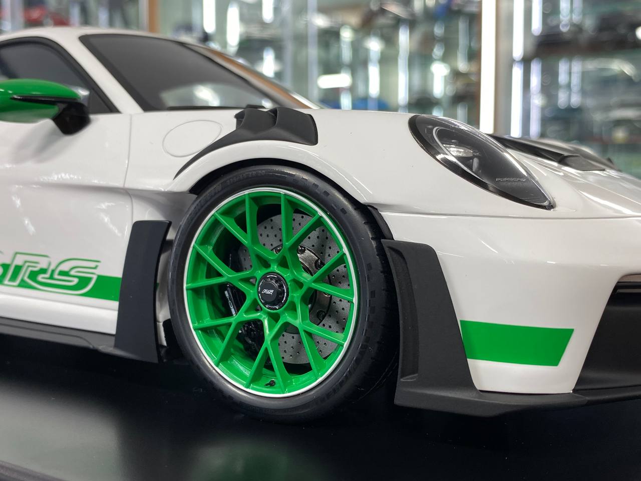 1/12 Resin Porsche 911 GT3 RS – White / Green | Spark Models Dealer Edition | Limited to 300 pcs