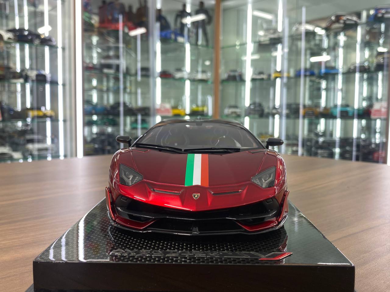 1/18 resin MR Collection Lamborghini Aventador Roadster SVJ Red / Italy flag Limited- 1 of 1