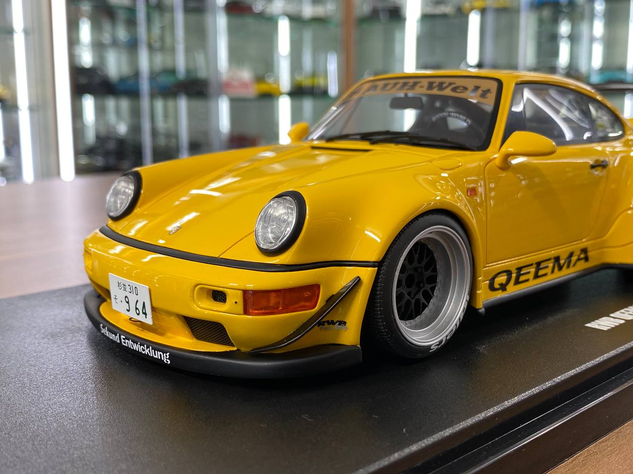 1/18 Resin Model – Porsche RWB KEEMA | GT Spirit | Yellow