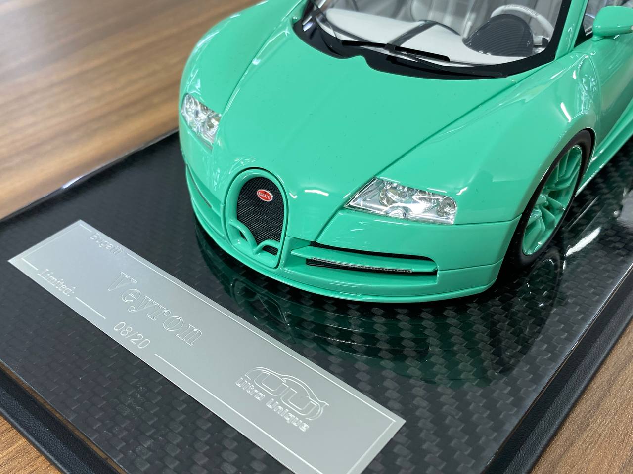1/18 Resin Model – Bugatti Veyron | Ultra Unique | Tiffany Blue | Limited 20 pcs