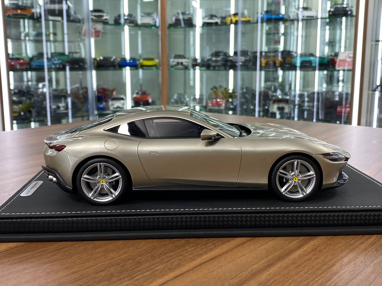 1/18 Resin – BBR Models Ferrari Roma Grigio Ingrid Limited Edition: 18 pcs