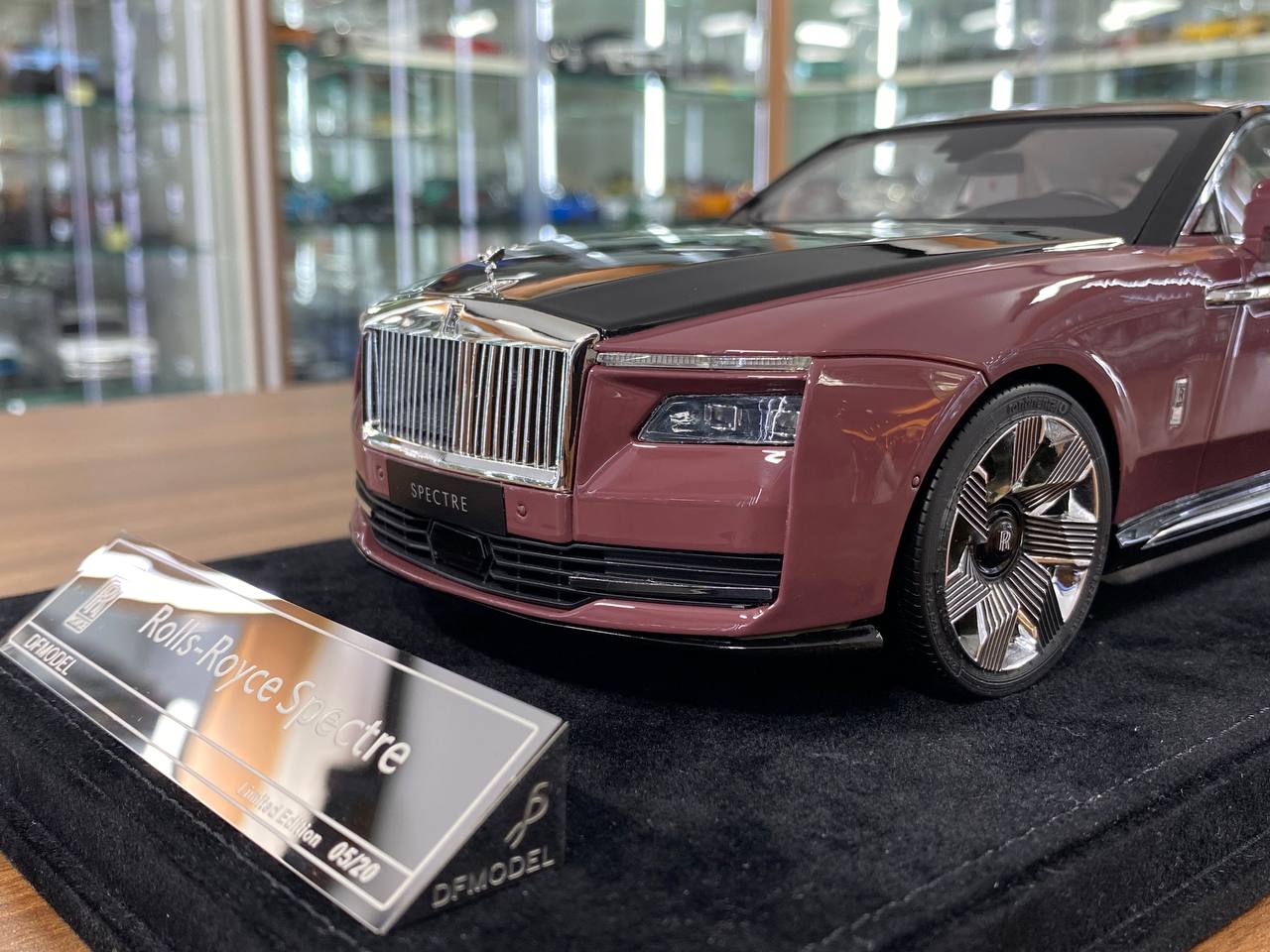 1:18 DF Models Rolls Royce Spectre Morganite Pink/Black | Limited Edition