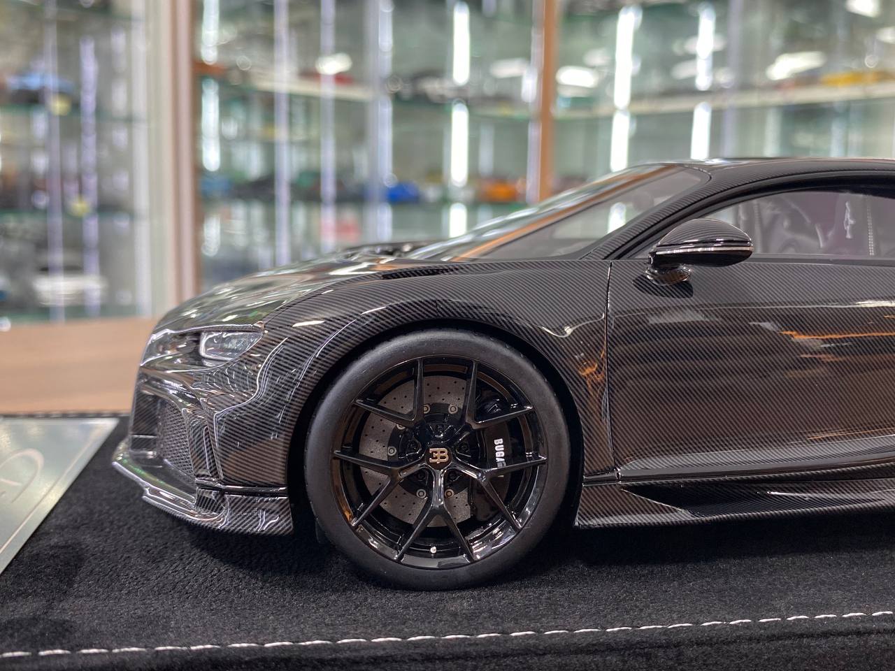 ★ 1:18 H&H Bugatti Chiron Pur Sport – Black Carbon Fiber – Limited Edition of 30