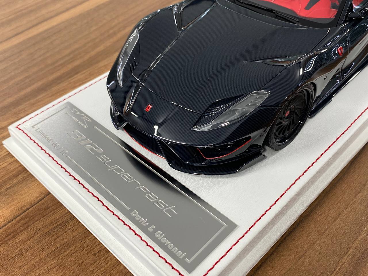 1/18 Resin model Davis & Giovanni Ferrari 812 Superfast SVR Limited Edition 10 pcs carbon fibre red/black interior