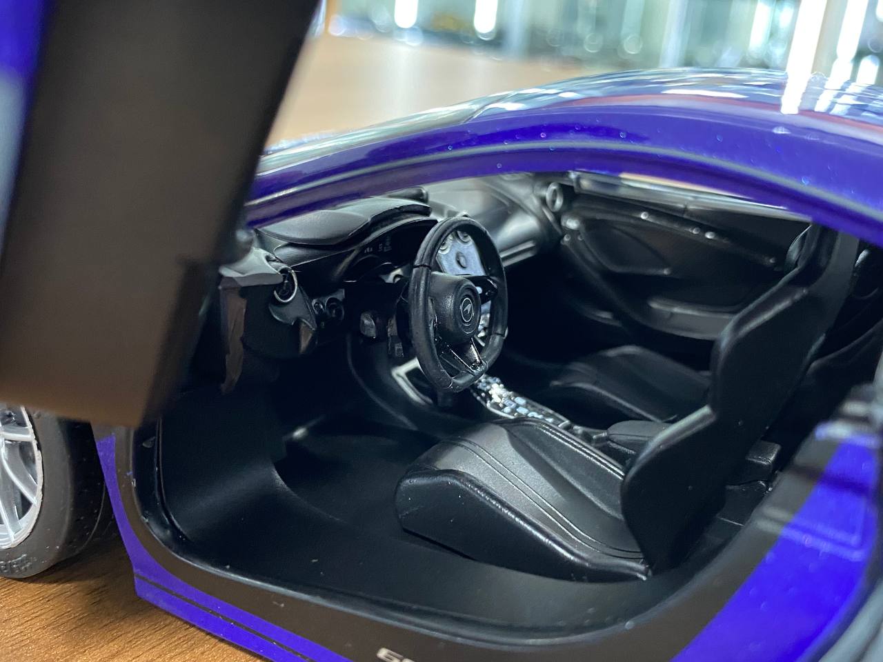 1/18 Diecast McLaren 600LT Coupe Purple Solido Miniature Model Car