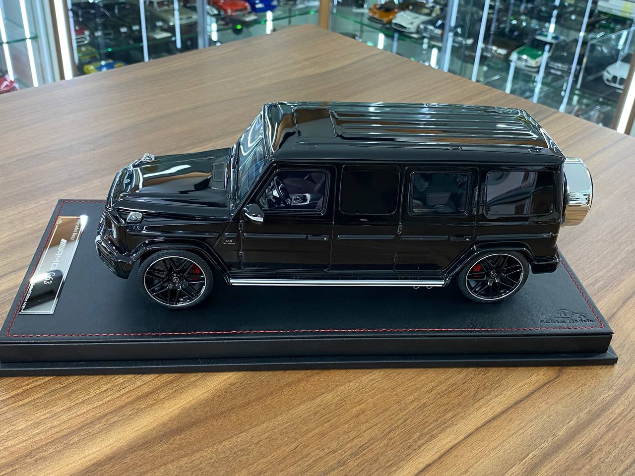 1/18 Mercedes-Benz G-63 Long Black Miniature car by VIP Models