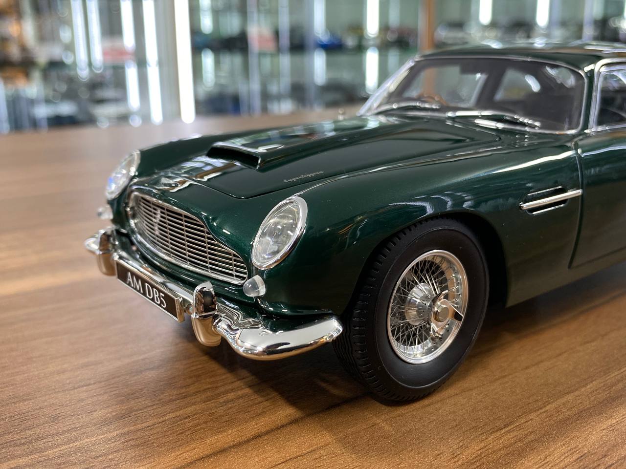 Limited 100 pcs Aston Martin DB5 1/18 Diecast Green full opening Xiaoguang Models