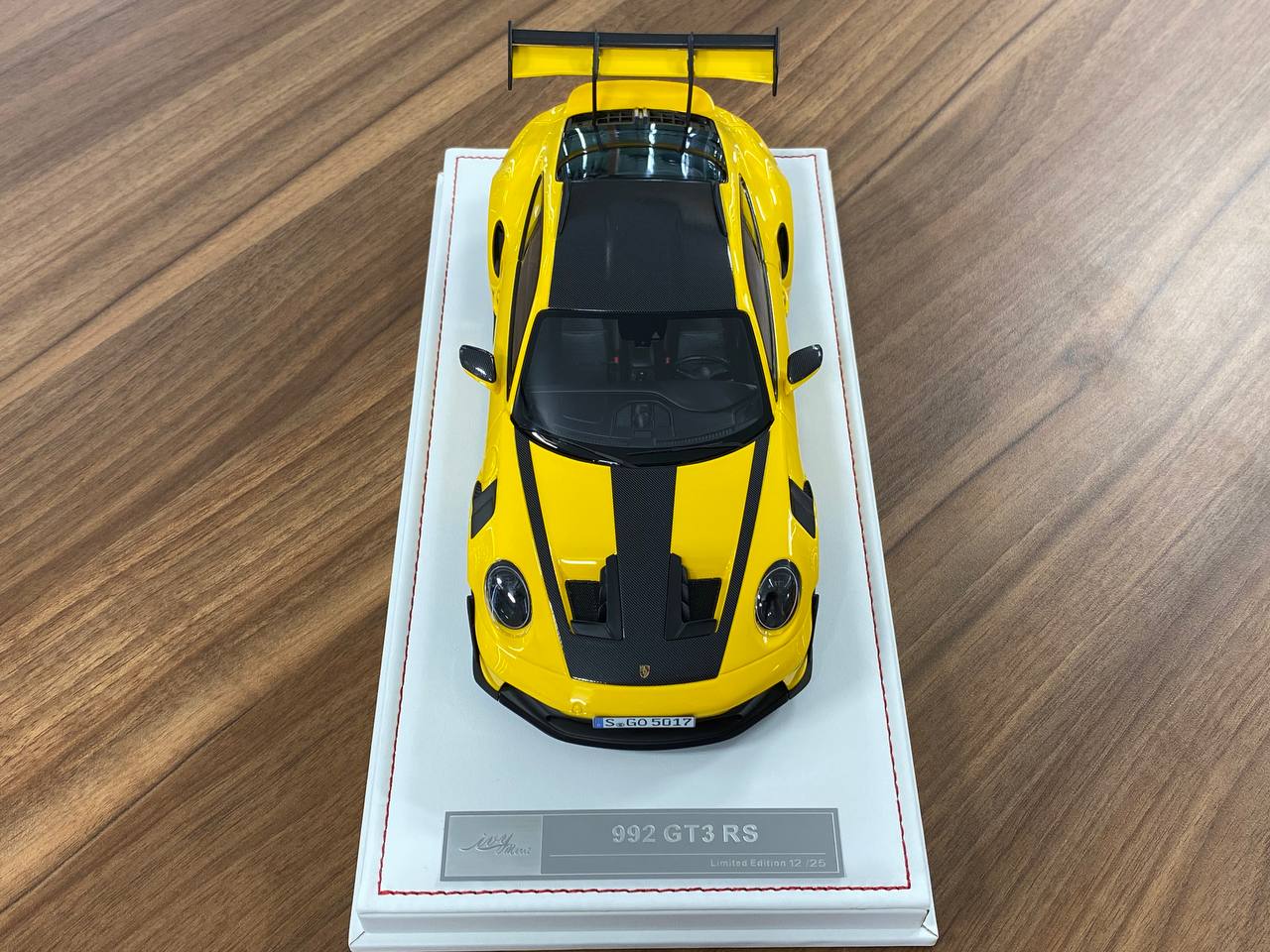 Ivy Model 1/18 Porsche 911 992 GT3 RS Weissach – Racing Yellow with Gold Wheels, Limited to 25 Pcs.
