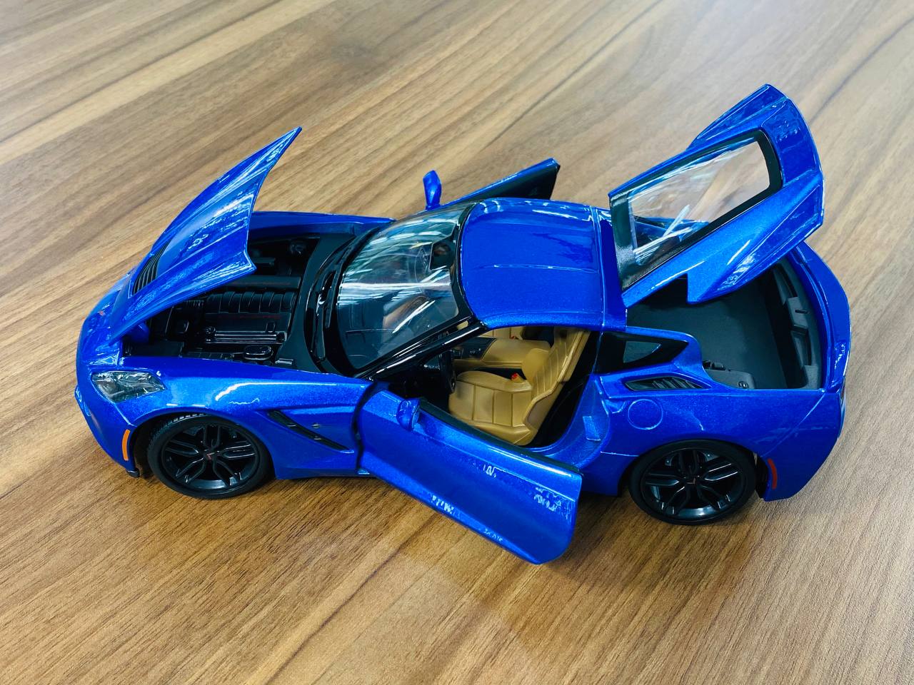 1/18 Diecast Full opening Maisto Chevrolet Corvette Stingray Z51 2014 Blue