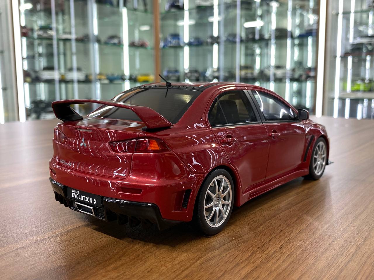 1:18 Resin Model - Otto Mobile Mitsubishi Lancer Evo X FQ 400 (Red)