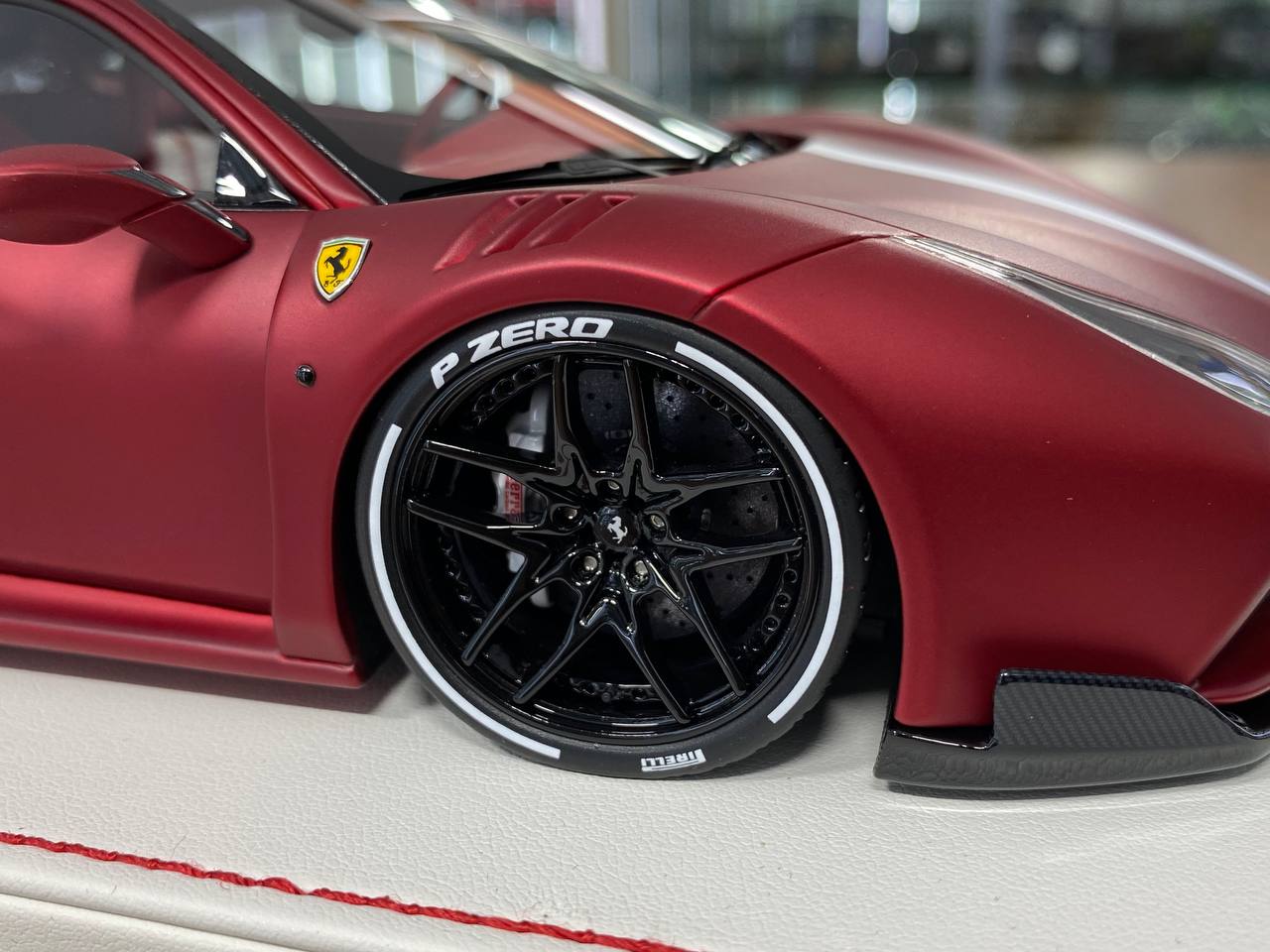 1:18 Resin Model – Davis & Giovanni Ferrari 488 GTB N-Largo – Matt Chrome Red, White/Black Stripe – Limited 5 pcs