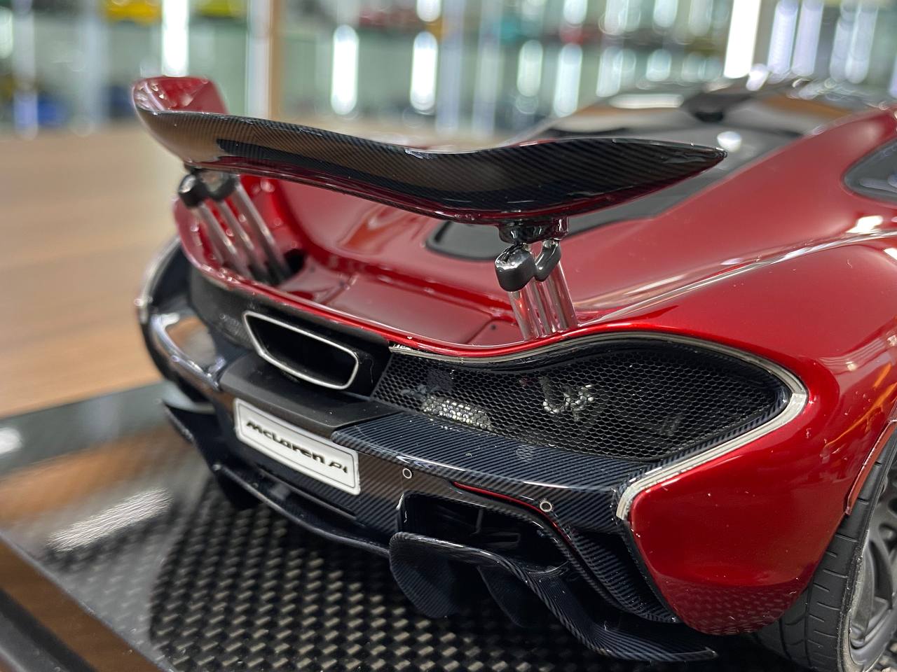 1/18 Resin – Dino McLaren P1 Volcano Red Limited- 30 pcs