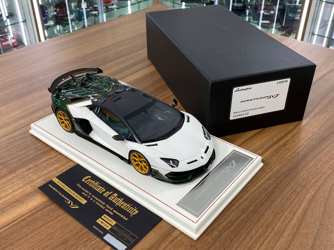 1/18 Resin – Dino Models Lamborghini AVENTADOR SVJ Limited 10 pcs Bianco Aether/Verde Hydra