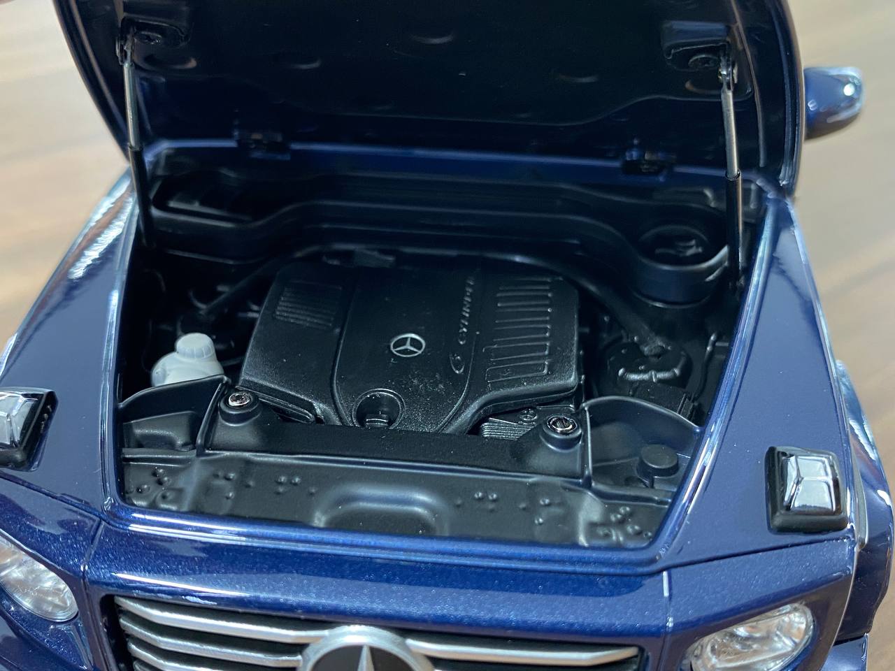 1/18 metal diecast Norev Dealer Edition Mercedes-Benz G 500 AMG Line Color Sodalite Blue