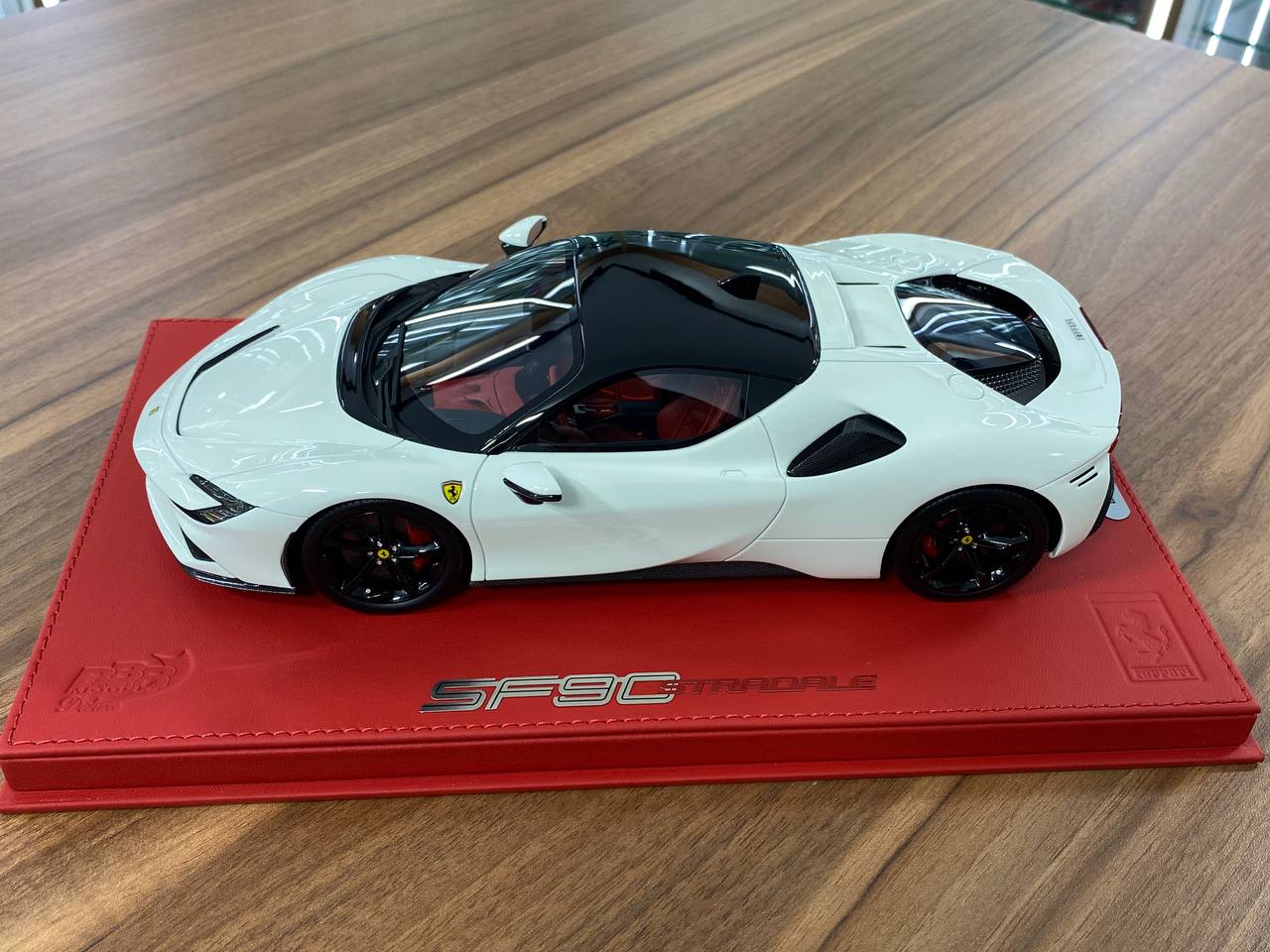 1/18 Resin Model – BBR Ferrari SF90 Stradale Gloss Avus White / Black Roof Ltd.Edn