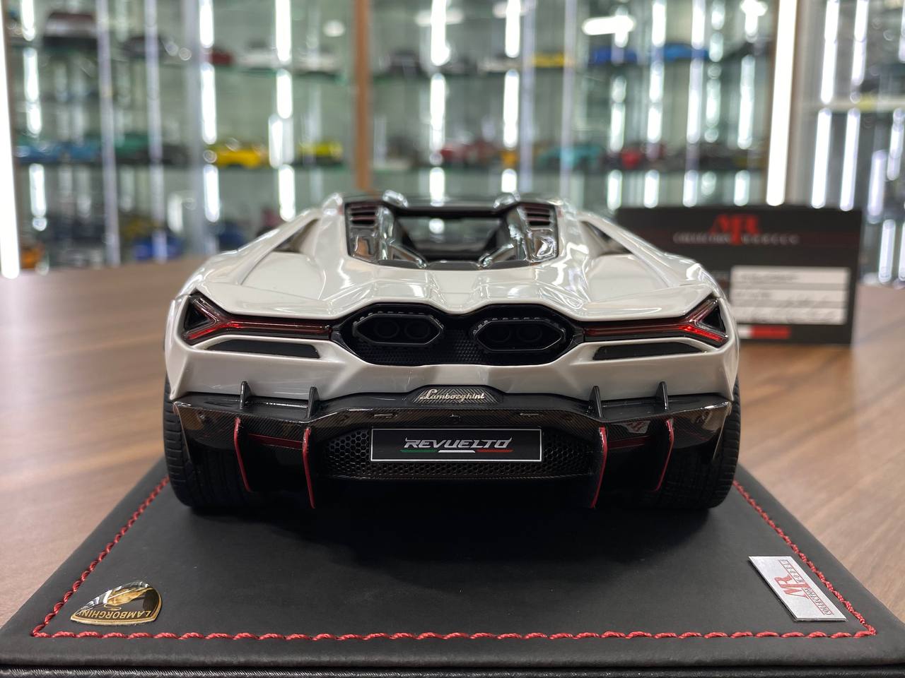 1/18 Resin Model – MR Collection Lamborghini REVUELTO Bianco Siderale with Red Accents